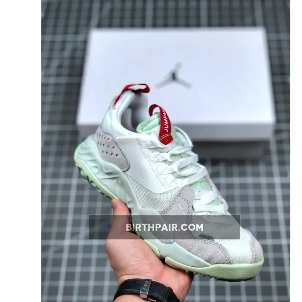 Jordan Delta SP Sail/Varsity Red-White CT1003-100 VS-8HURQQ2