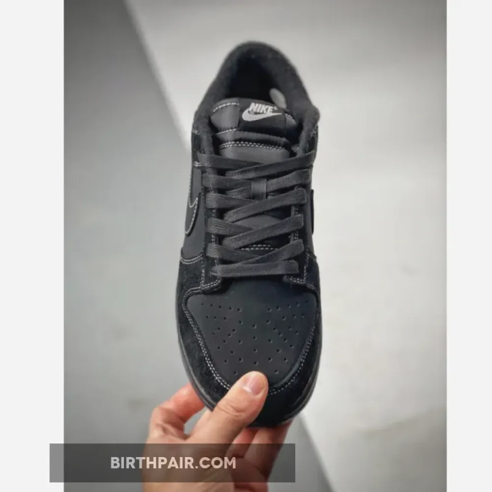 Nike SB Dunk Low Pro “Blackout” VS-I47MBSH