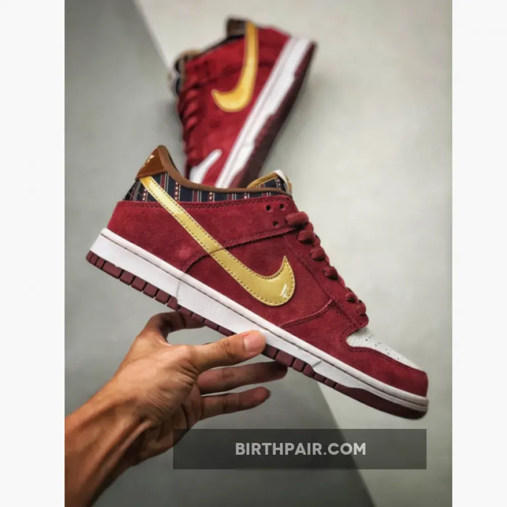 Nike SB Dunk Low ” Anchorman” Team Red/Metallic Gold VS-PVOEZR0