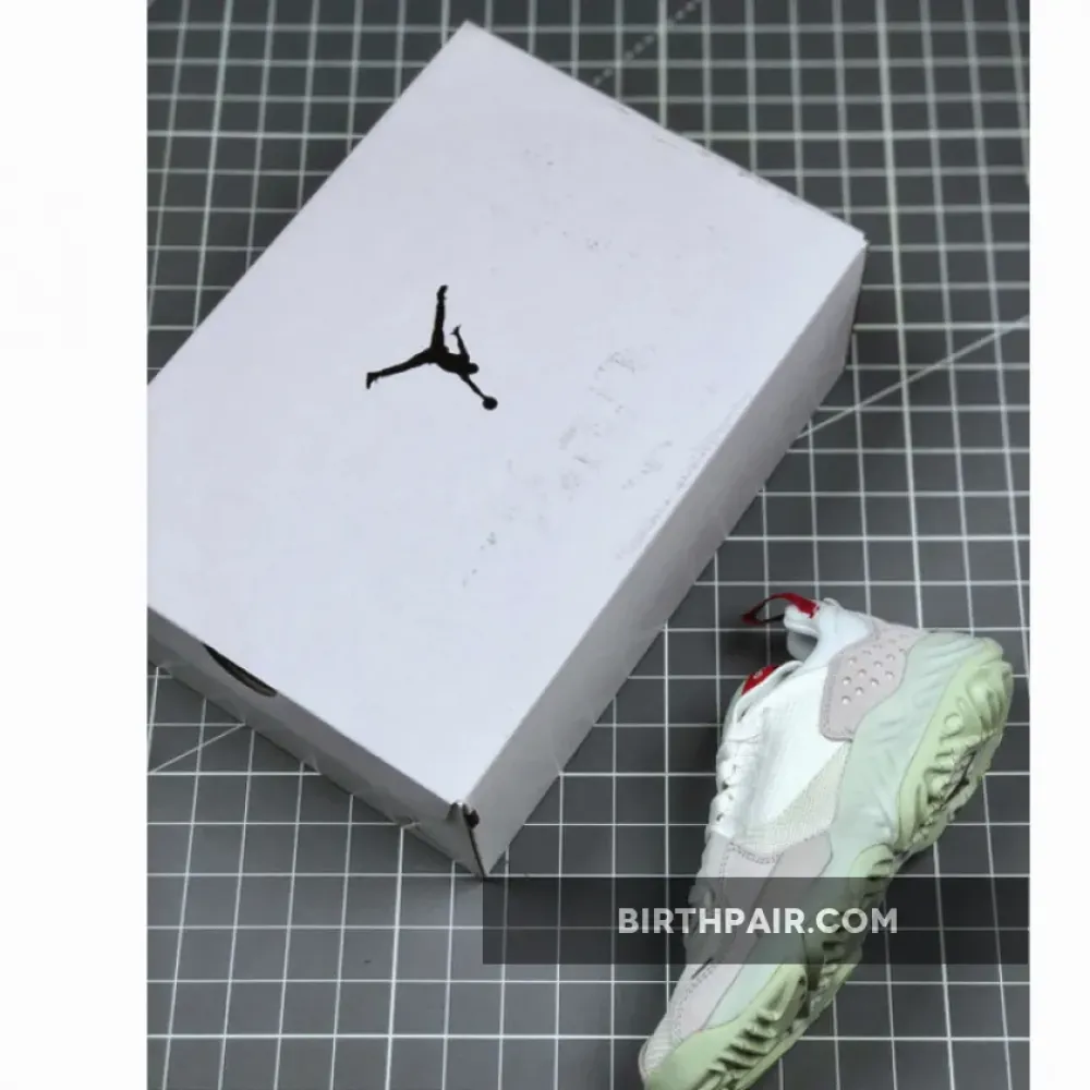 Jordan Delta SP Sail/Varsity Red-White CT1003-100 VS-8HURQQ2